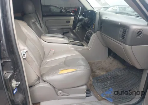 2005 Chevrolet Tahoe Ls z USA, uszkodzony, nr VIN 1GNEC13T65R248580